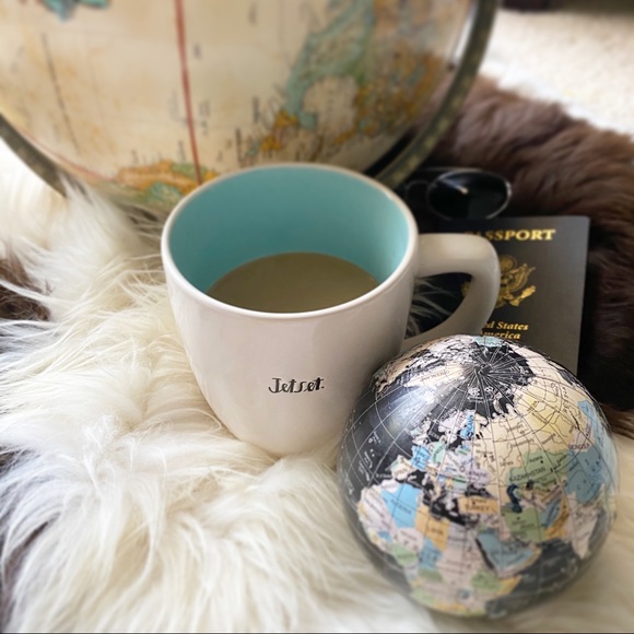 ✈️Meet your Posher, Amber✈️ - Picture 4 of 13